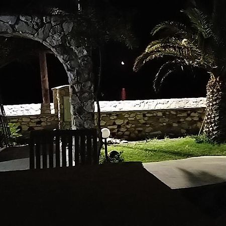 Το Πετρινο Villa Agia Marina Mikrolimanou Exterior foto