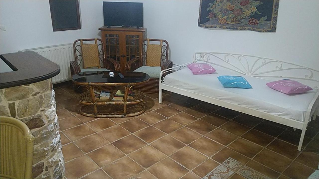 Το Πετρινο Villa Agia Marina Mikrolimanou Exterior foto